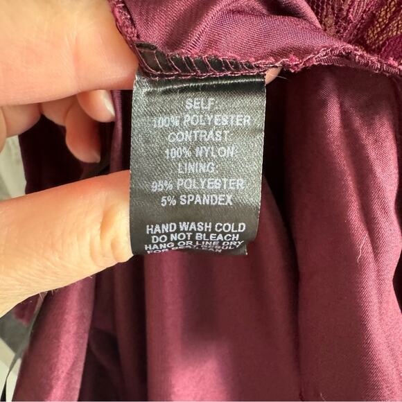 New Lulu's Burgundy Lace Halter Mini Dress Size Large - Picture 12 of 13